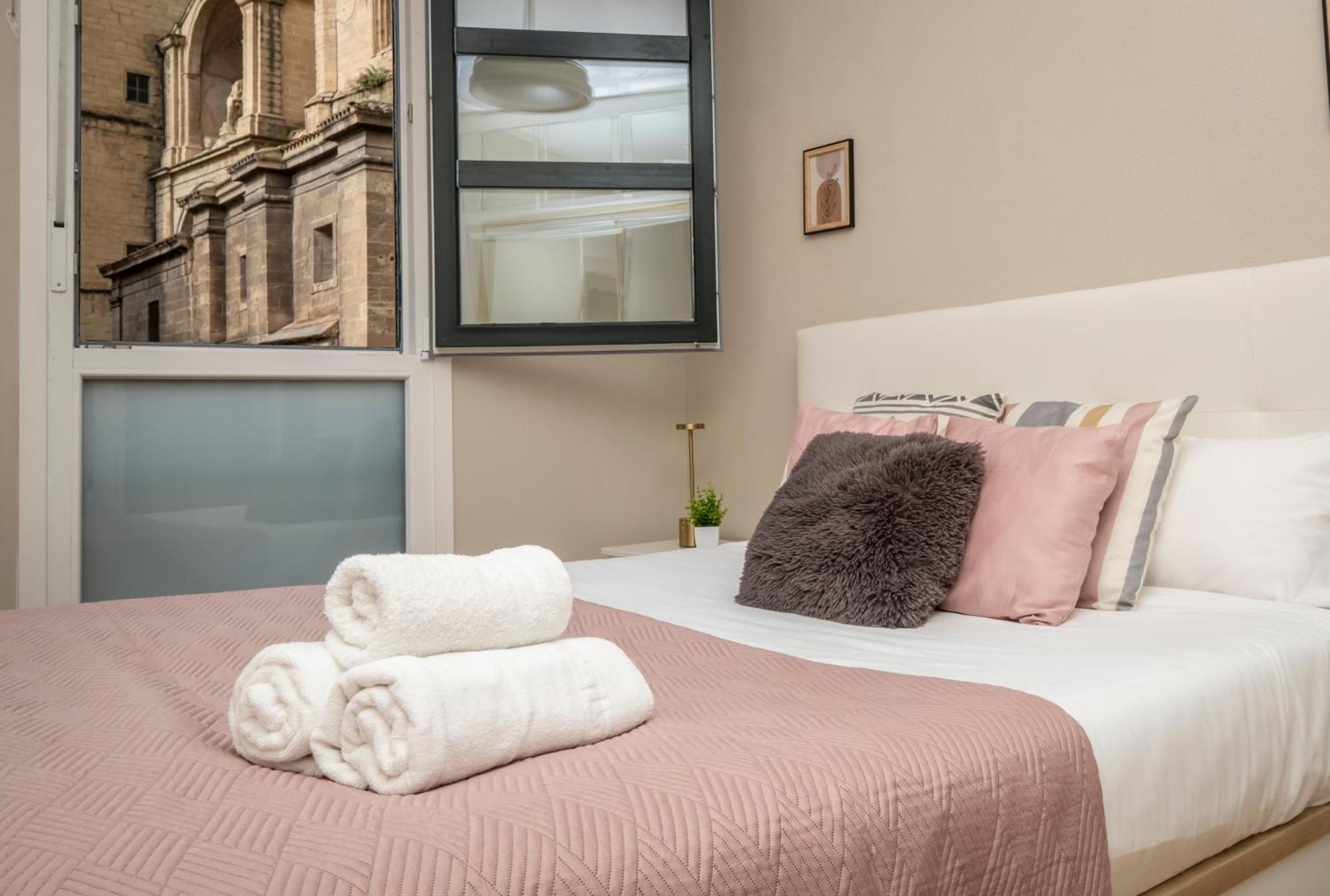 Santiago Tower Aire Ac Casco Antiguo By Apartamentos Logrono Exterior photo